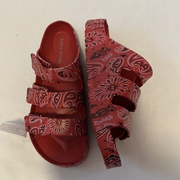 SUN + STONE Men's Bowie Sandal Red Bandana size 9 - Picture 3 of 7